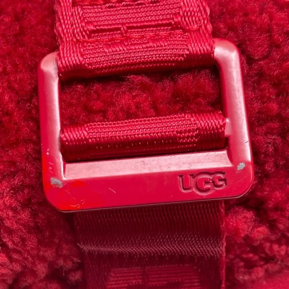 UGG Fluffita Slide sandals in the 'Ribbon Red' colorway. 10